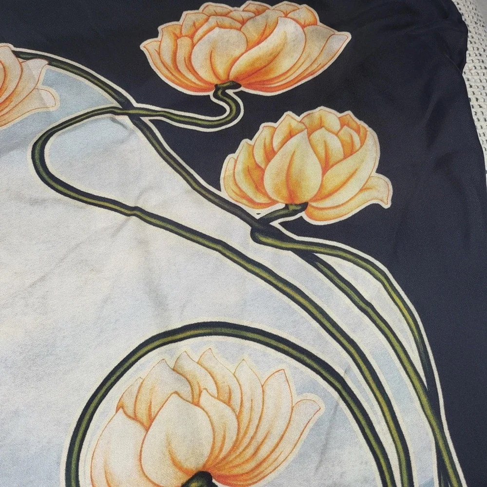 Gucci Scarf Womens‎ Silk Square Waterlilies Elephant L'Aveugle Par Amour